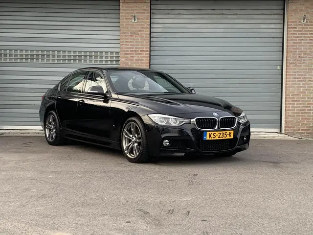 BMW 3 Serie 330e 2016 Hybride Benzine 5