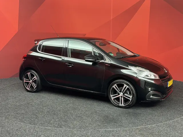 Peugeot 208 1.2 PureTech GT-line 2017 Benzine 18