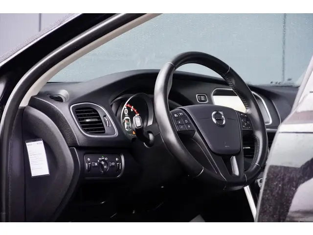 Volvo V40 2.0 T3 153 pk NORDIC BUSINESS 2018 Benzine 44