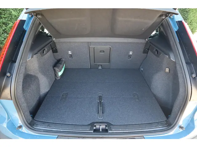 Volvo XC40 2.0 B4 Plus Dark 2025 Benzine 10