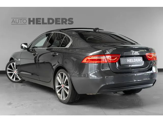 Jaguar XE 2