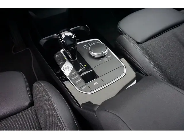 BMW 1 Serie 118i 2020 Benzine 17