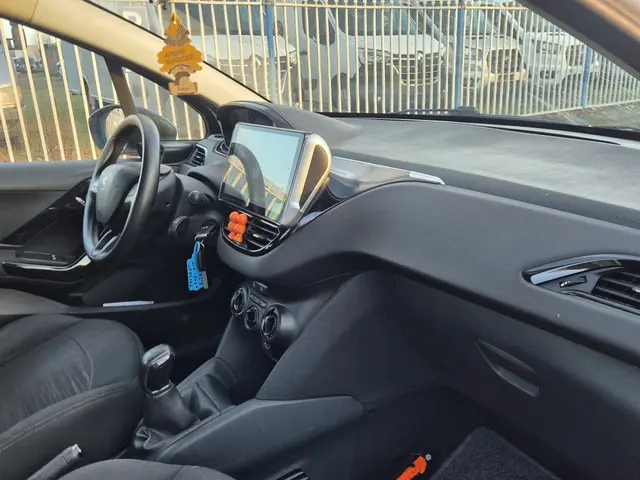 Peugeot 208 1.0 VTi Access 2014 Benzine 10