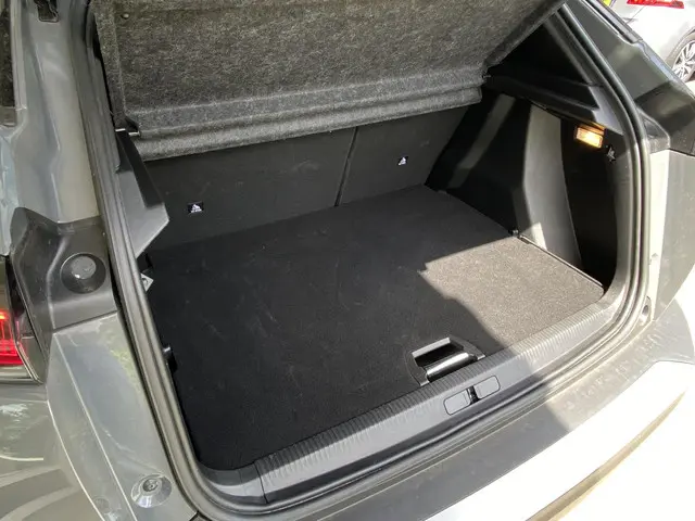 Peugeot 2008 1.2T 100pk Allure 2024 Benzine 11