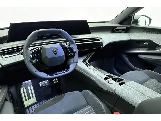 Peugeot 3008 1.2 Hybrid 136 GT 2025 Hybride Benzine 17