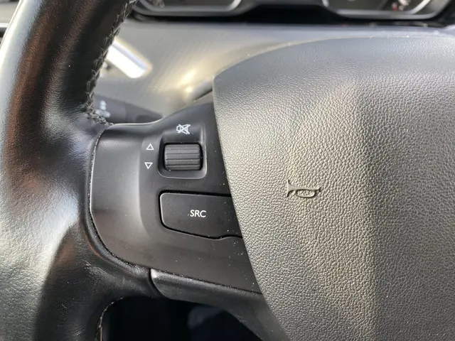 Peugeot 208 1.2 PureTech Allure 2018 Benzine 22
