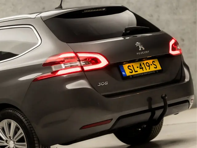 Peugeot 308 SW 1.2 PureTech Sport 2018 Benzine 13