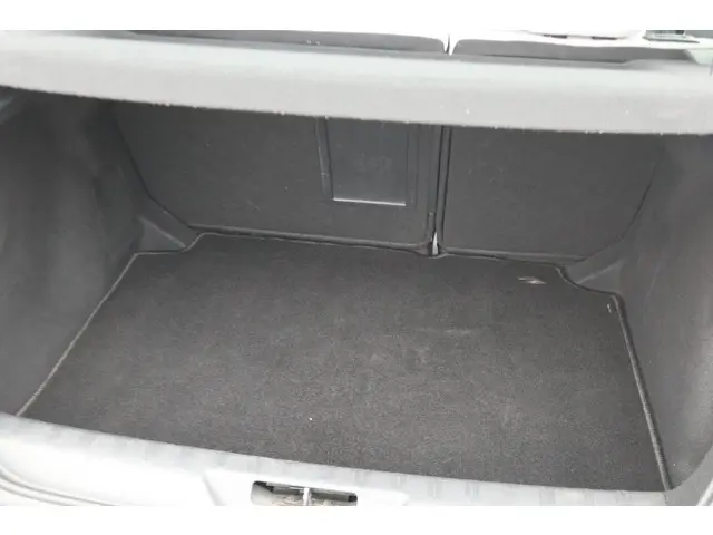 Peugeot 308 1.6 THP Active 2013 Benzine 32