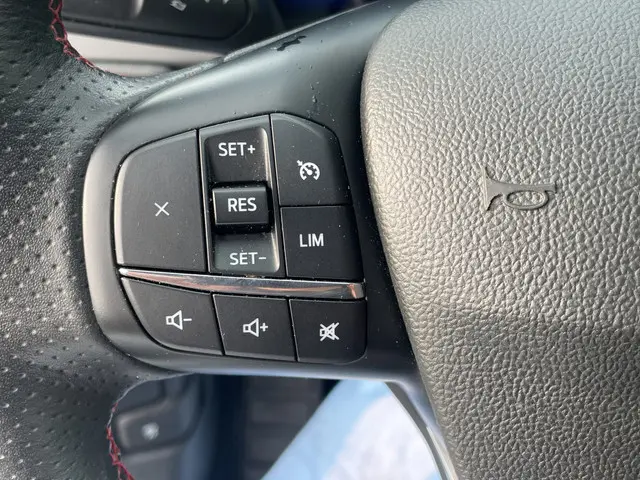 Ford Kuga 2.5 PHEV ST-Line X 2021 Hybride Benzine 15