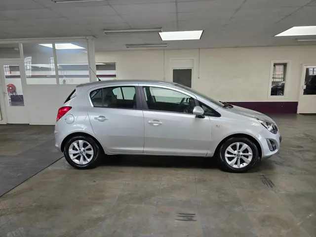Opel Corsa 1.2-16V Design Edition 2014 Benzine 5