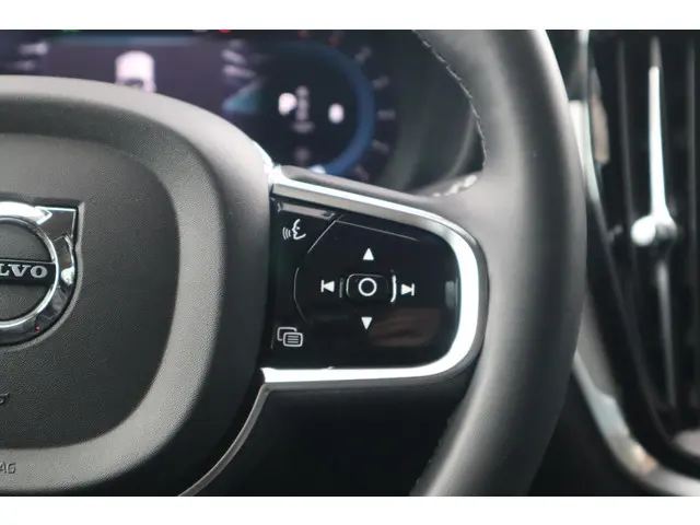 Volvo V60 2.0 B3 Plus Dark 2024 Benzine 18