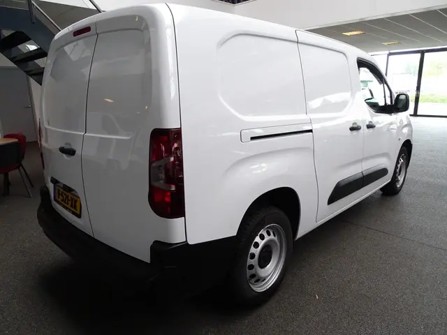 Opel Combo 1.5D L2H1 Edition 2021 Diesel 3