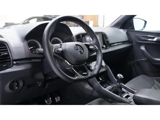 Škoda Karoq 1.5 TSI ACT Sportline Business 2023 Benzine 37