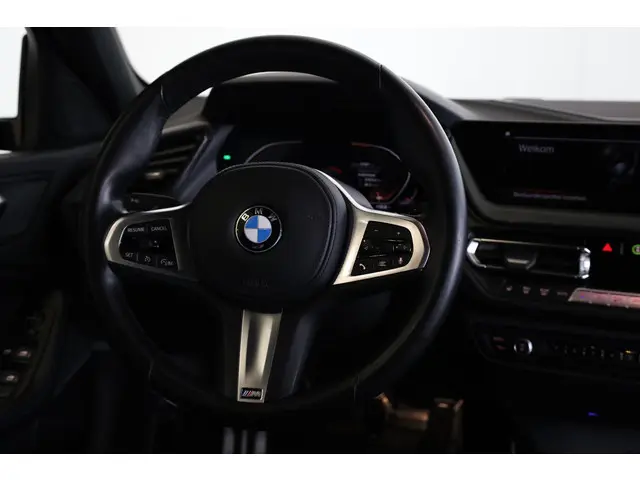BMW 1 Serie 5-deurs 118i 2022 Benzine 11