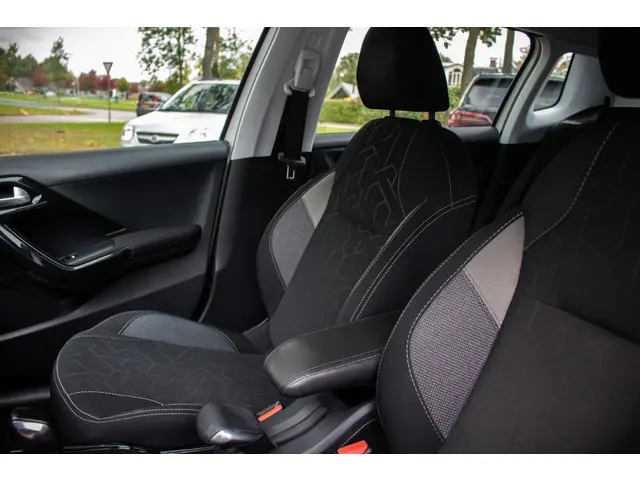 Peugeot 2008 1.2 PureTech Active 2019 Benzine 5