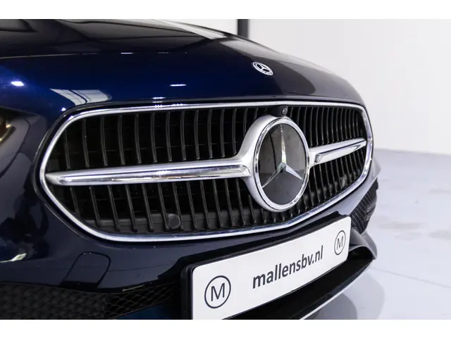 Mercedes-Benz C-Klasse 300 4MATIC AMG Line 2021 Benzine 8