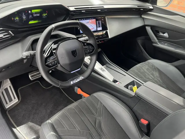 Peugeot 408 3