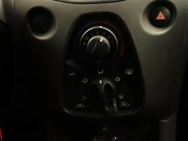Toyota Aygo 1.0 VVT-i x-now 2016 Benzine 23