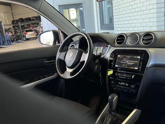 Suzuki Vitara 1.6 Exclusive 2015 Benzine 25