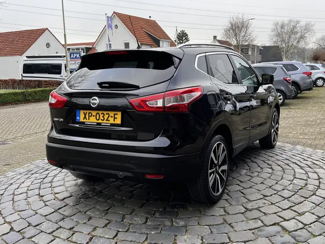 Nissan QASHQAI 1.2 Premier Edition 2014 Benzine 4