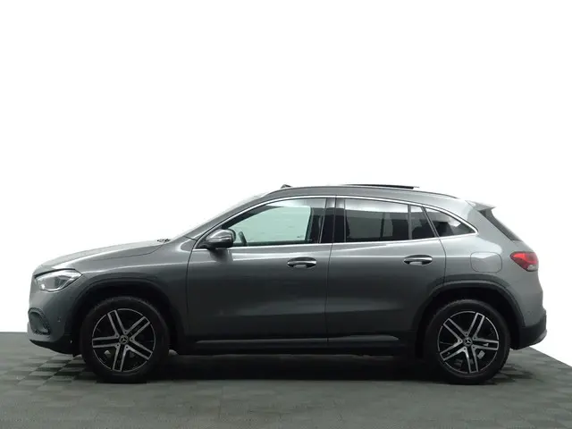 Mercedes-Benz GLA 200 Premium Luxury Aut- 2020 Benzine 34