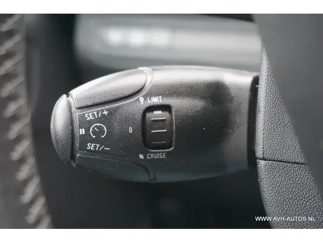 Peugeot 2008 1.2 PureTech Style 2016 Benzine 19