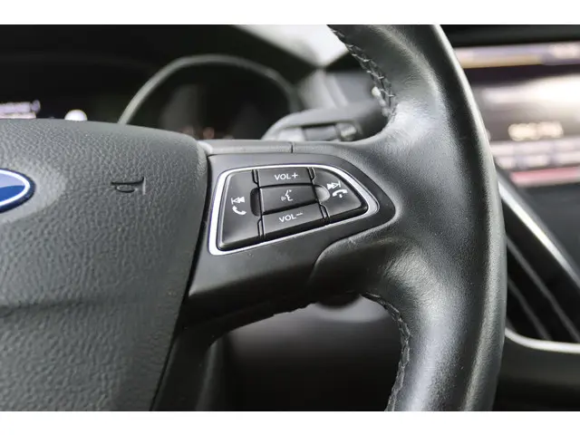 Ford Focus 1.0 TITANIUM ED. 2015 Benzine 24