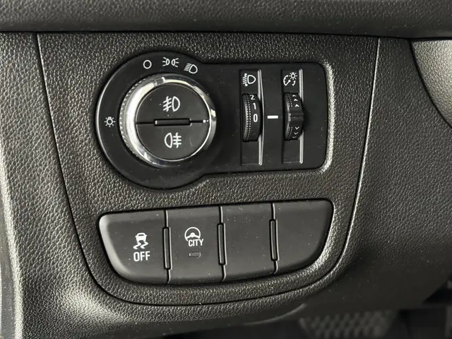 Opel KARL 1.0 Rocks Online Edition 2018 Benzine 28