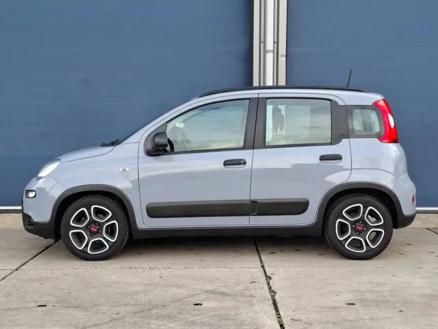 Fiat Panda 1.0 Hybrid City Life 2022 Benzine 2