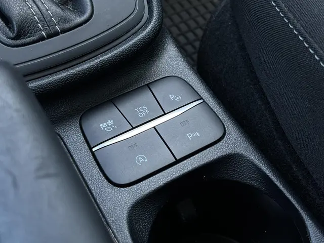 Ford Fiesta 1.0 EcoBoost Hybrid Titanium 2022 Benzine 33
