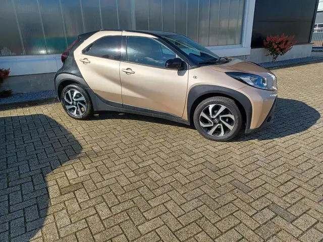 Toyota Aygo X 1.0 VVT-i S-CVT envy 2023 Benzine 6