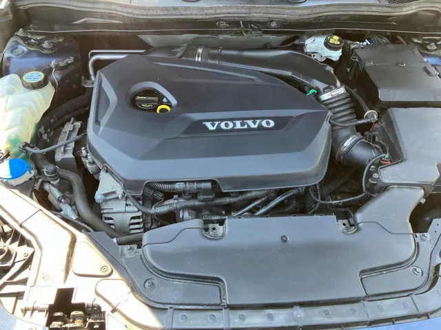 Volvo V40 1.6 T4 90000 km! 2014 Benzine 11
