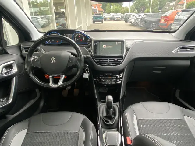 Peugeot 2008 1.2T 110pk Allure 2018 Benzine 7