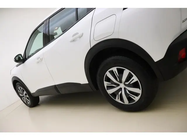Peugeot 2008 1.2 PureTech Active 2021 Benzine 16