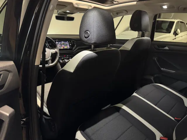 Volkswagen T-Roc 1.5 TSI Sport ACC PANO' 2018 Benzine 26