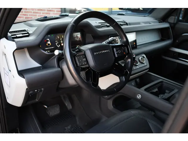 Land Rover Defender 110 D300 SE 2021 Diesel 81