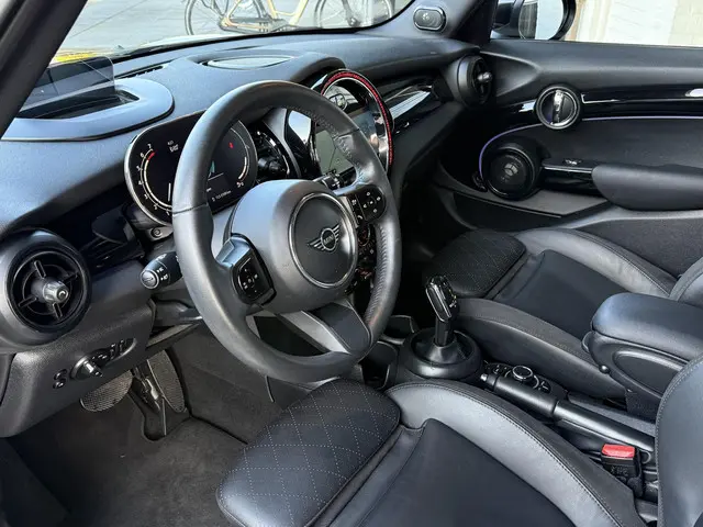 MINI Cooper Mini 1.5 Classic 2023 Benzine 4