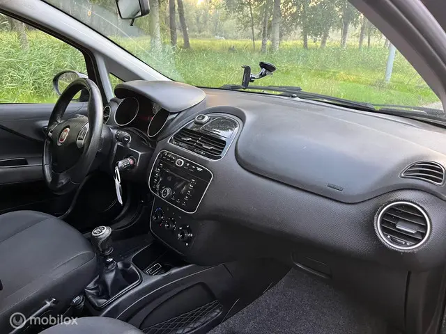 Fiat Punto Evo 0.9 TwinAir Lounge 2015 Benzine 23