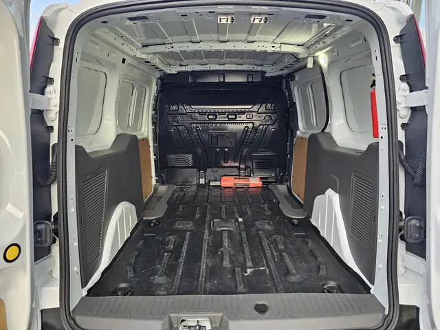 Ford Transit Connect 1.5 EcoBlue L2 Limited 2023 Diesel 11
