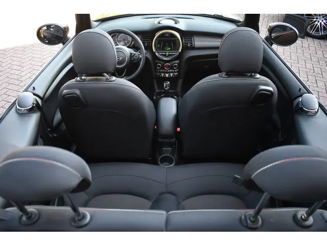 MINI Cooper Cabrio Mini 1.5 136pk 2020 Benzine 45