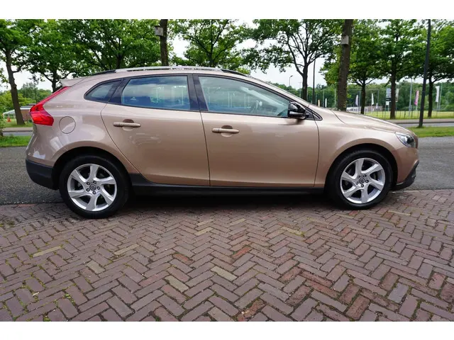 Volvo V40 Cross Country 1.6 T4 Momentum 2014 Benzine 5