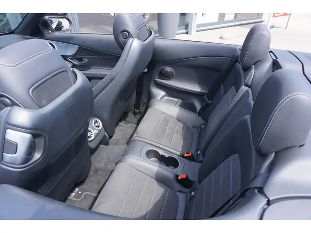 Mercedes-Benz C-Klasse Cabrio 180 AMG 2020 Benzine 10
