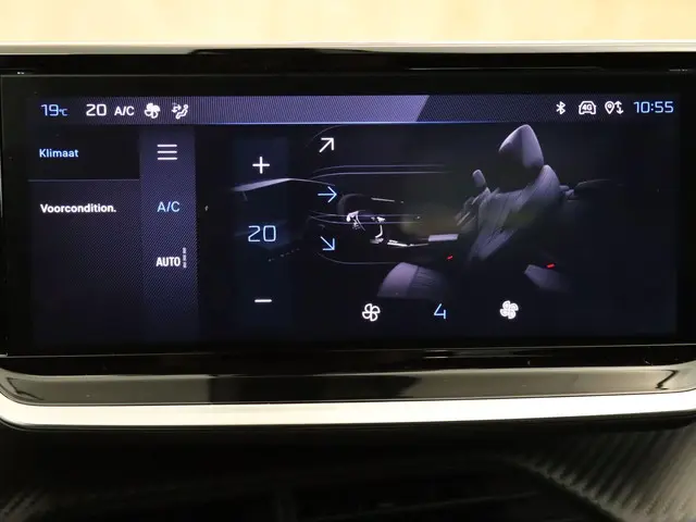 Peugeot e-2008 EV GT 54 kWh 2023 Elektrisch 38