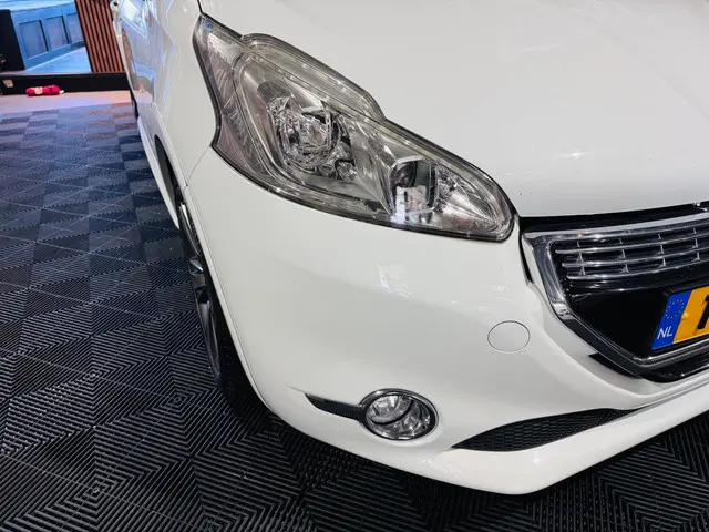 Peugeot 208 1.6 THP XY 2013 Benzine 5