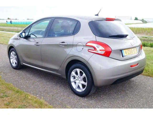 Peugeot 208 1.2 VTi Style 60.000 km 2014 Benzine 4