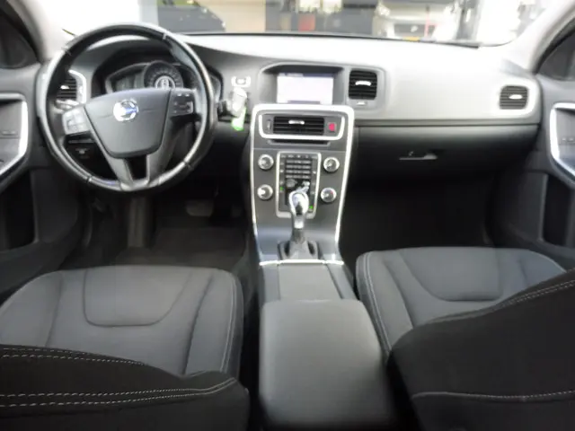 Volvo V60 1.6 T4 Kinetic 2013 Benzine 3