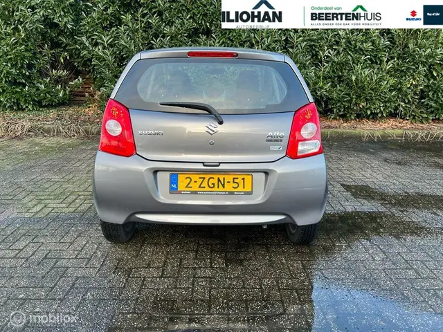 Suzuki Alto 1.0 Celebration EASSS 2015 Benzine 4