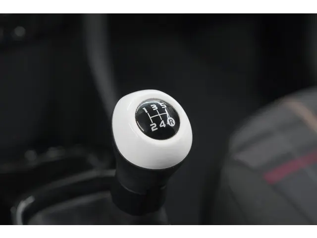 Peugeot 108 1.0 e-VTi Première 2014 Benzine 38