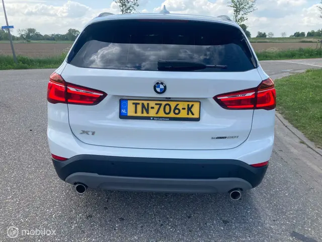 BMW X1 20i High Executive leder aut camera 2018 Benzine 6