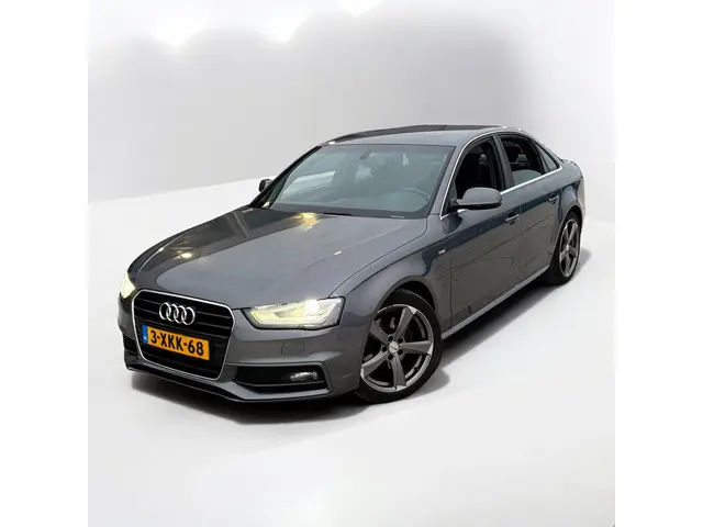 Audi A4 Limousine 1.8 TFSIe Limited S Sport 2014 Benzine